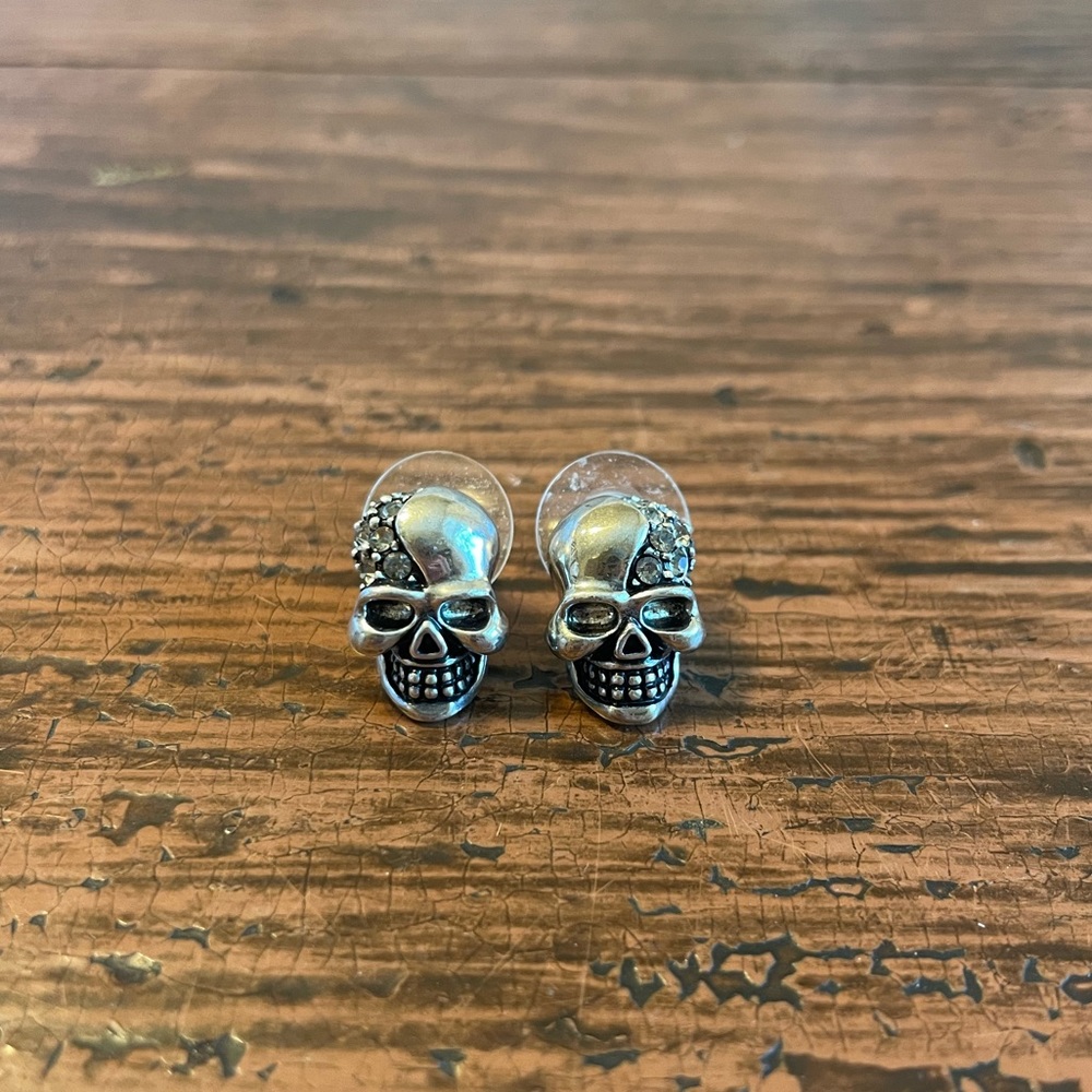 .SKULL. Earrings w/ diamonds